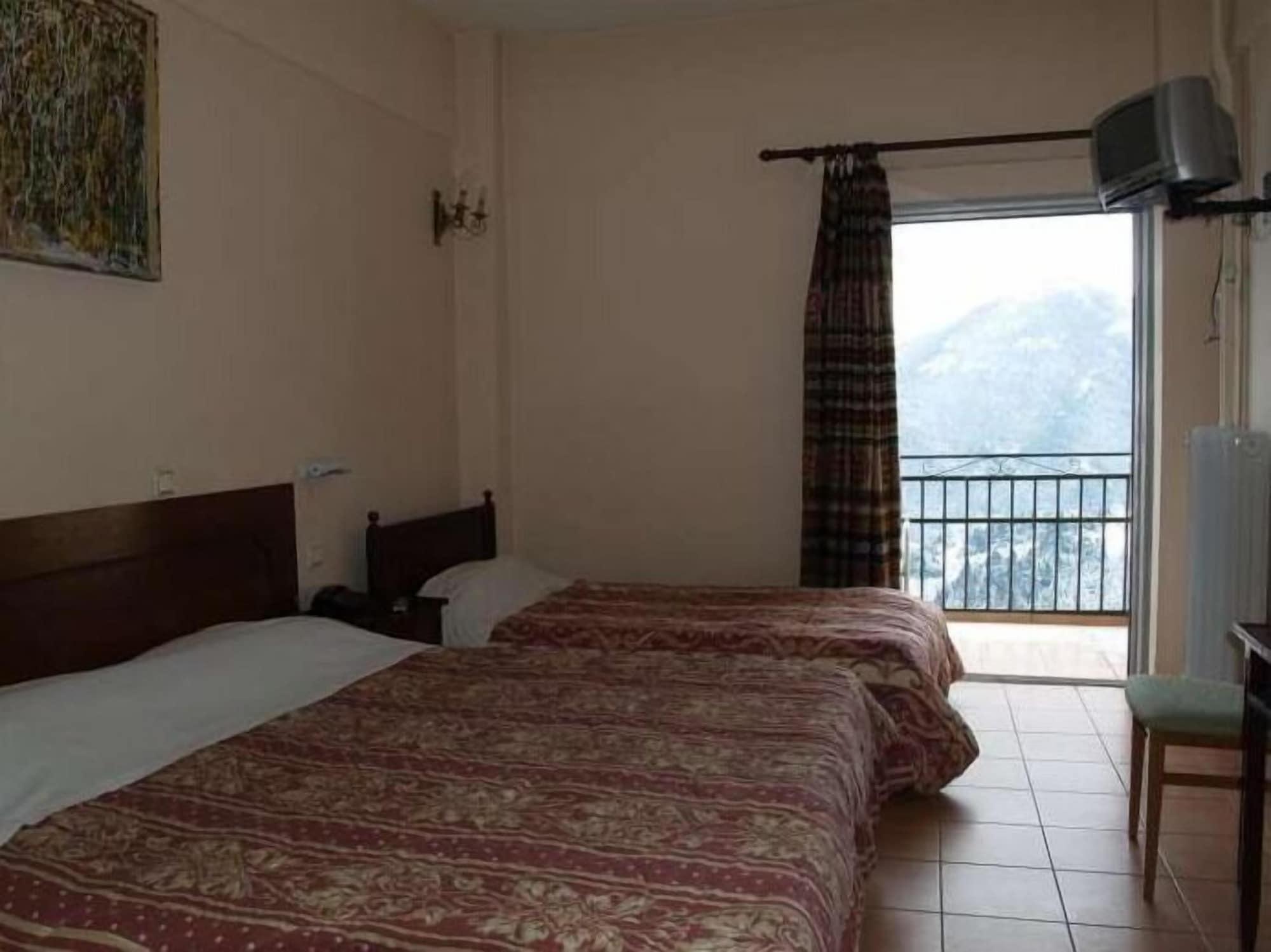 Hotel Lecadin Karpenísion Екстериор снимка
