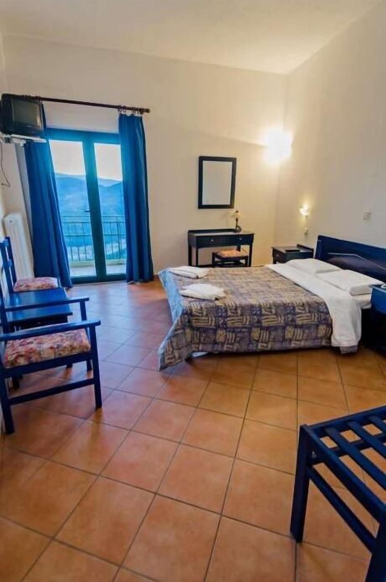 Hotel Lecadin Karpenísion Екстериор снимка
