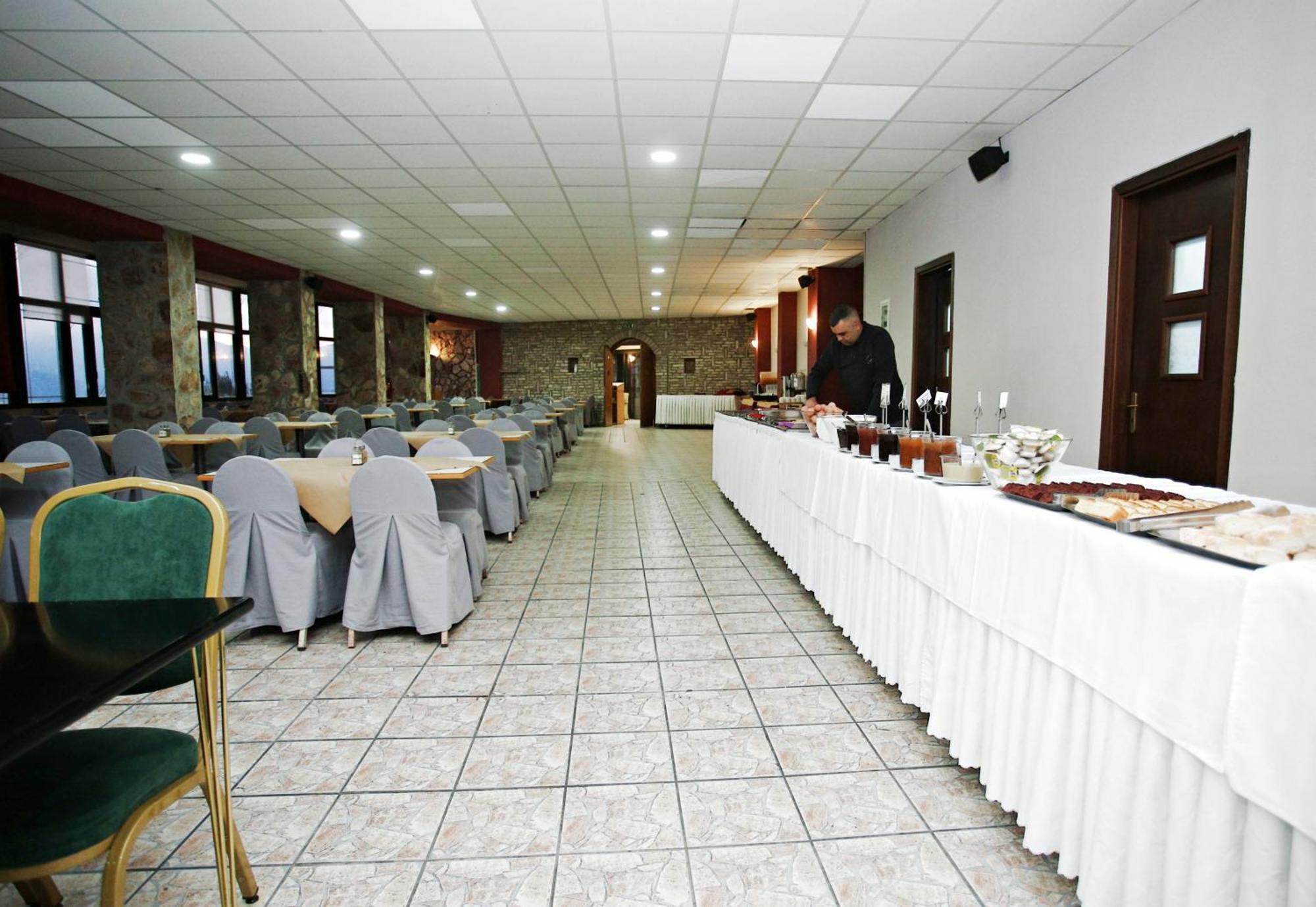 Hotel Lecadin Karpenísion Екстериор снимка