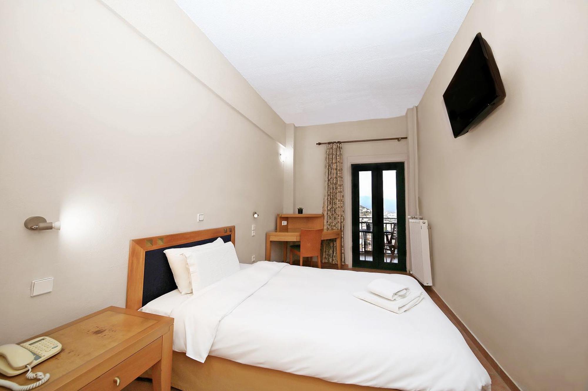 Hotel Lecadin Karpenísion Екстериор снимка