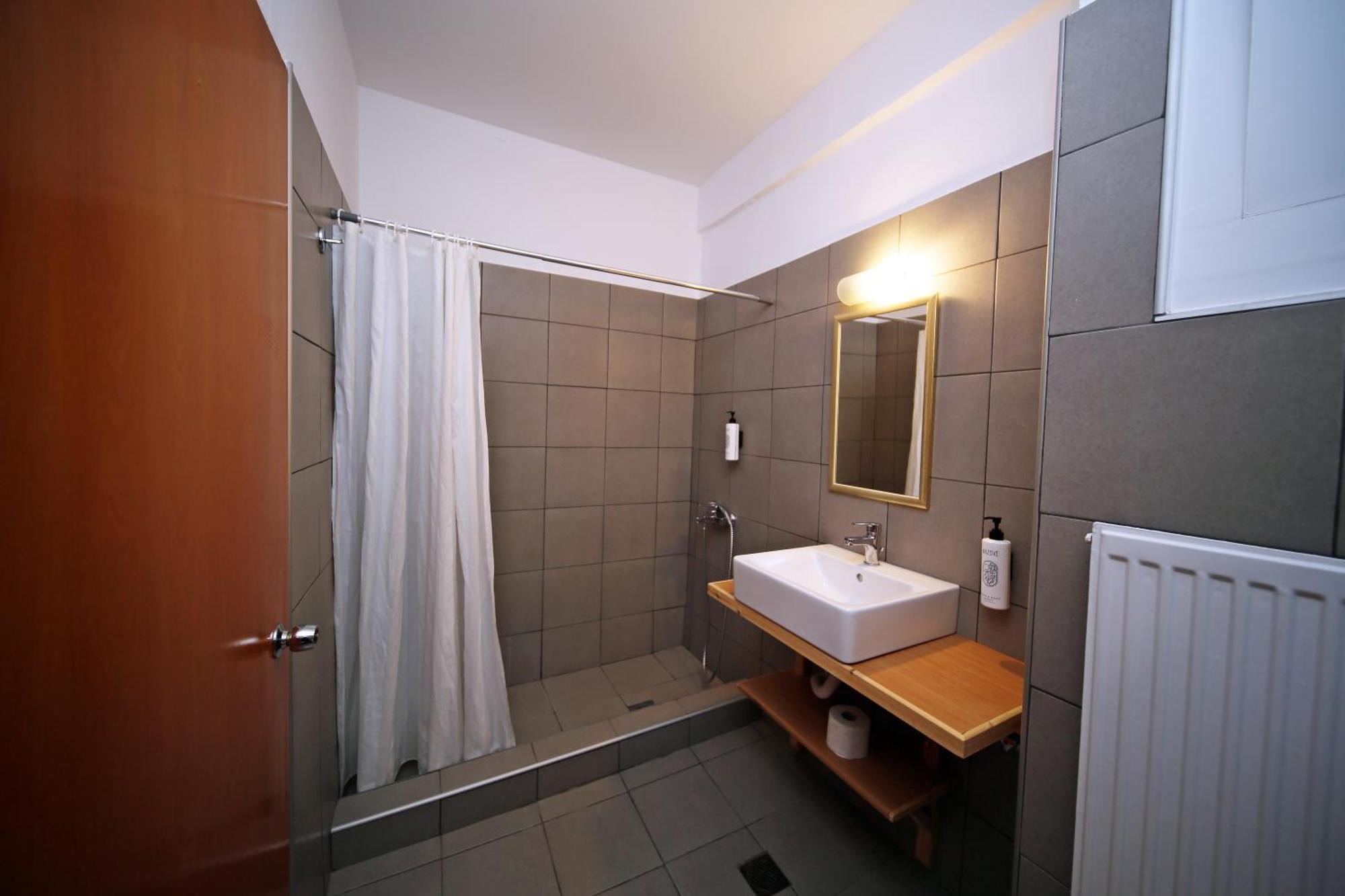 Hotel Lecadin Karpenísion Екстериор снимка