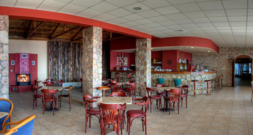 Hotel Lecadin Karpenísion Екстериор снимка