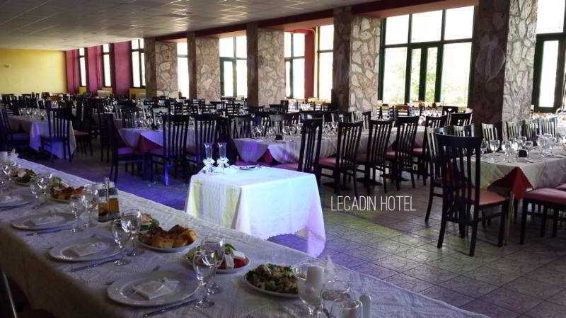 Hotel Lecadin Karpenísion Екстериор снимка