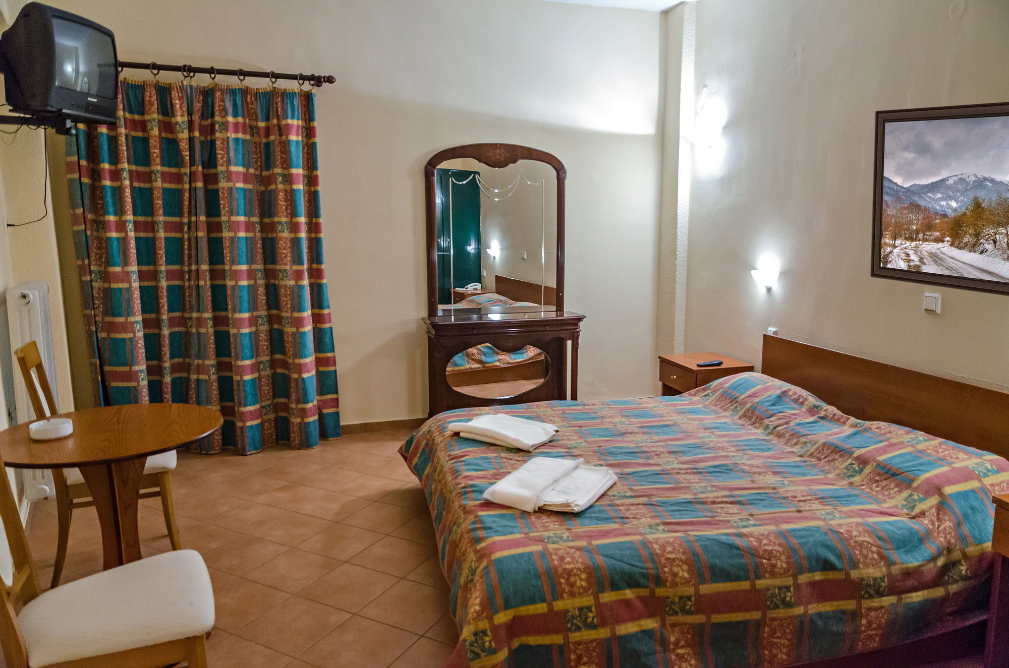 Hotel Lecadin Karpenísion Екстериор снимка